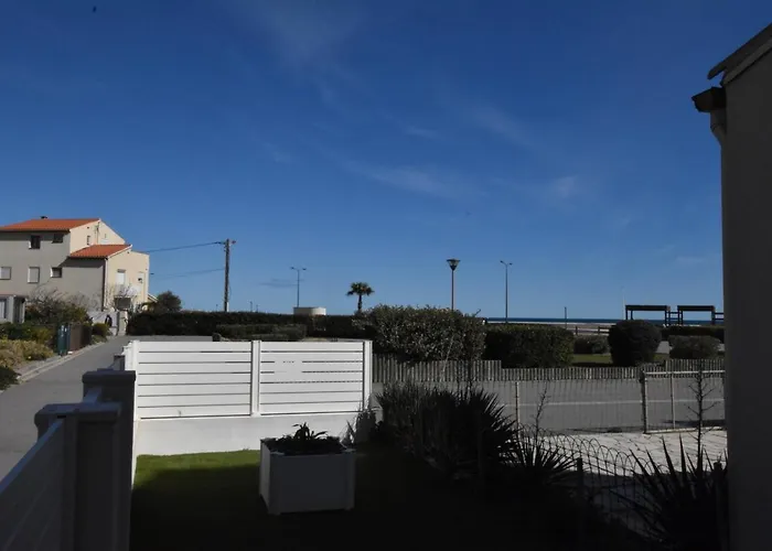T2 4 Personnes Entierement Renove Front De A 50 M De La Avec Parking Privatif, Climatisation, Et Machine A Laver Sechante Apartman Narbonne-Plage